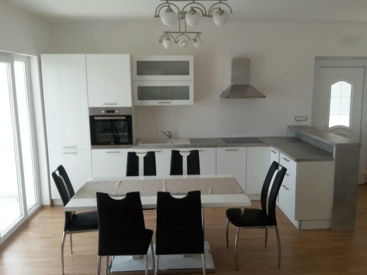 Apartman Mira- أوميس المظهر الخارجي الصورة