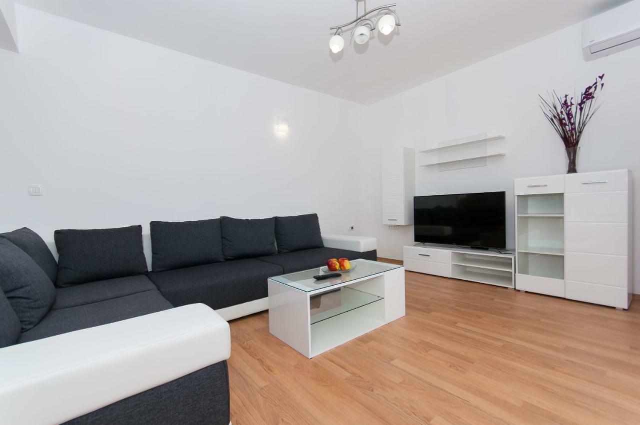 Apartman Mira- أوميس المظهر الخارجي الصورة